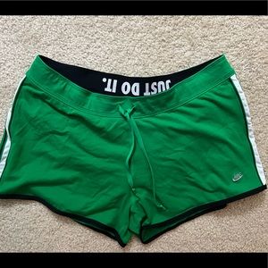 Women’s Nike Size Large Green Shorts